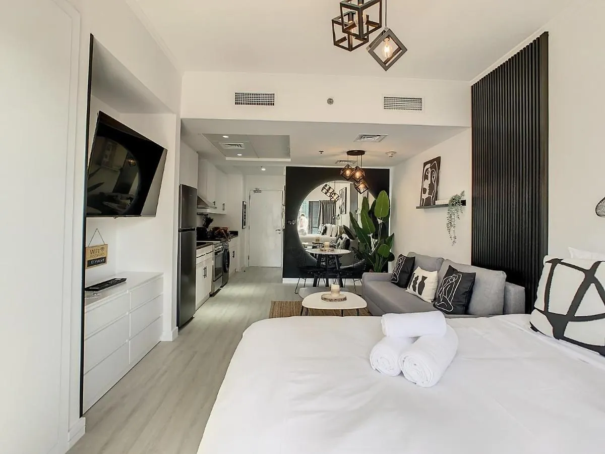 Apartment Luxury Modern Studio In Jlt With Amazing View & Rooftop Pool - Sleeps 3 Dubai