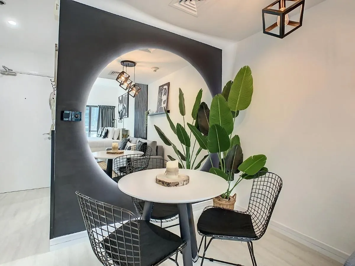 Luxury Modern Studio In Jlt With Amazing View & Rooftop Pool - Sleeps 3 Dubai