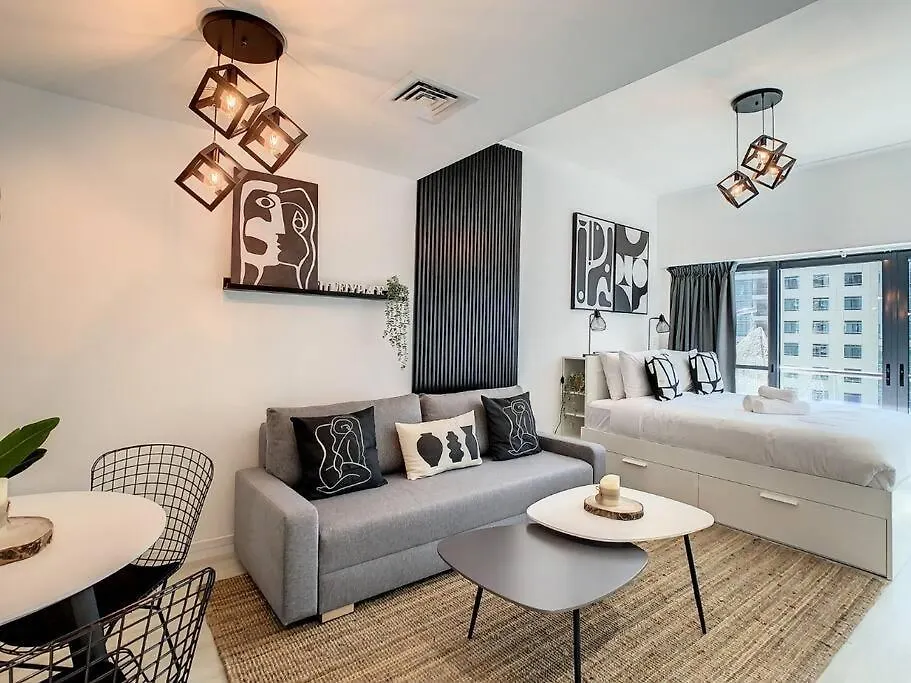 Luxury Modern Studio In Jlt With Amazing View & Rooftop Pool - Sleeps 3 Dubai Apartment